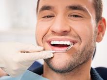 Скидка 15% на лечение зубов в феврале для всех мужчин в стоматологии На Гагарина!